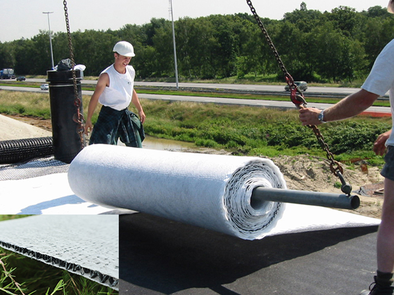 Stitchbonded fabric for industrial protection